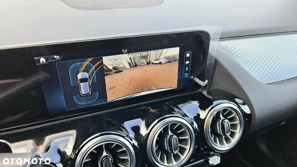 Mercedes-Benz GLA - 18