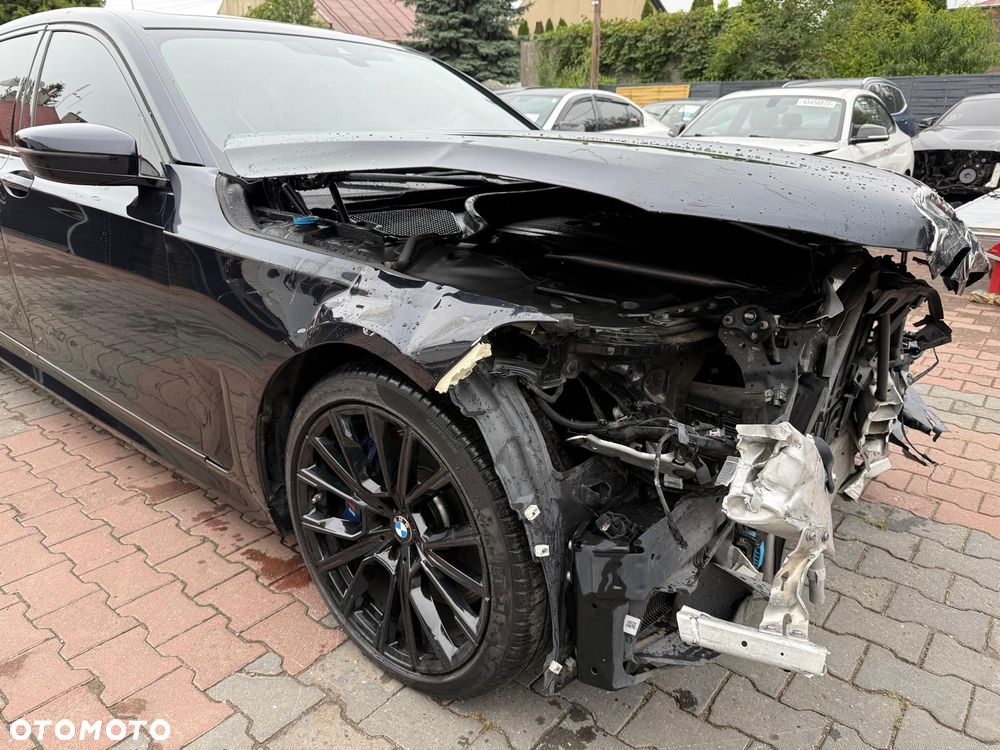 BMW Seria 7 740Li sport - 9