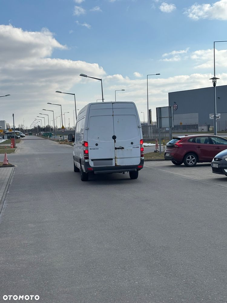Mercedes-Benz Sprinter - 8