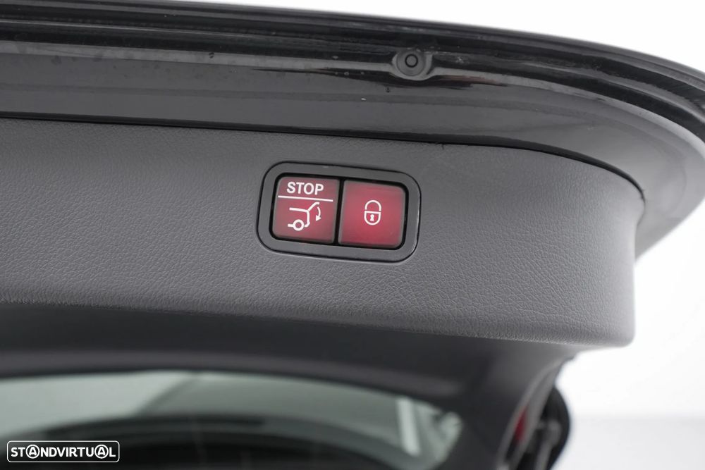 Mercedes-Benz C 300 d AMG Line - 33