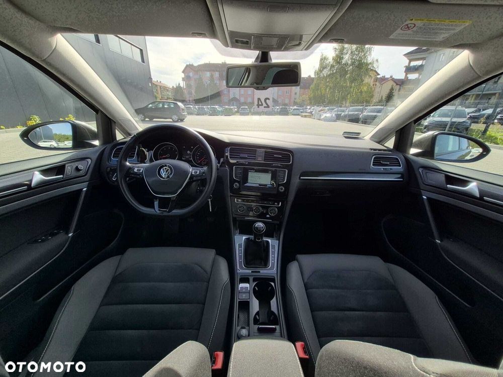 Volkswagen Golf - 21