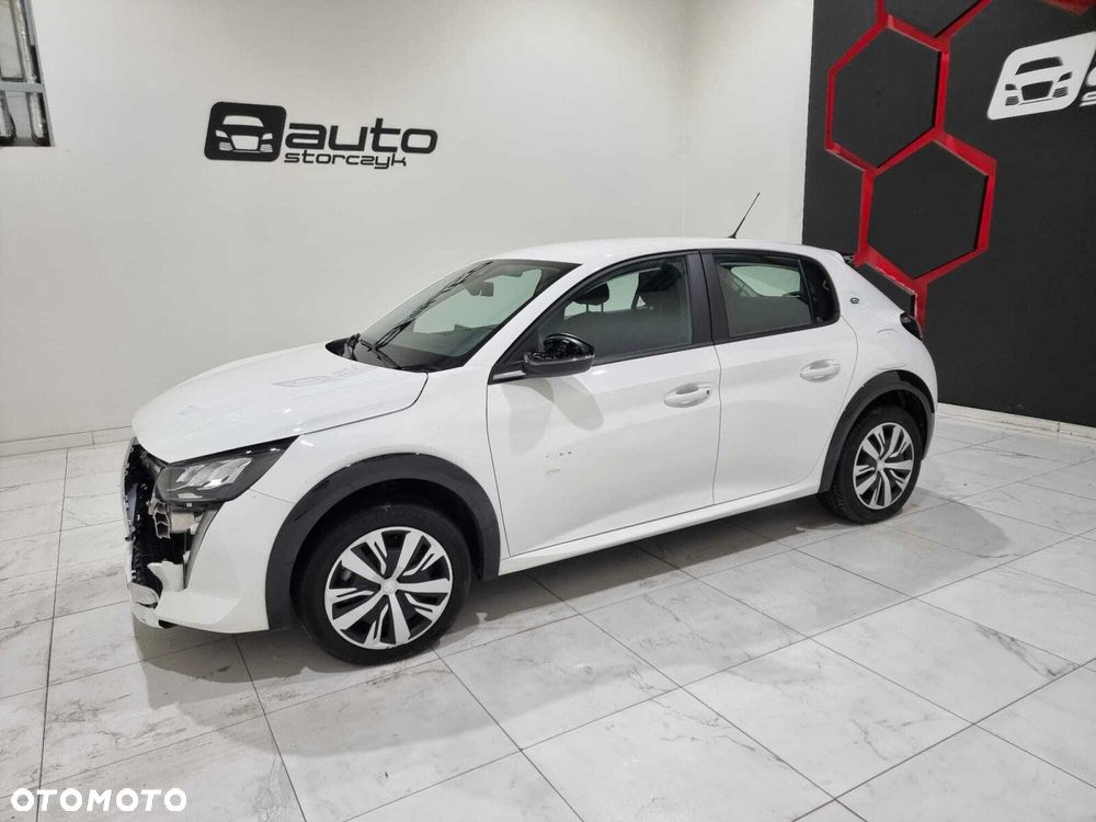 Peugeot 208 - 8