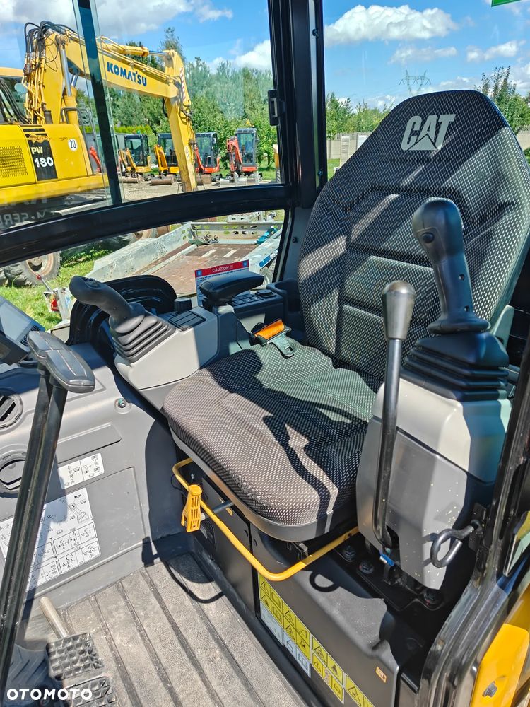 Caterpillar 302.7 - 18