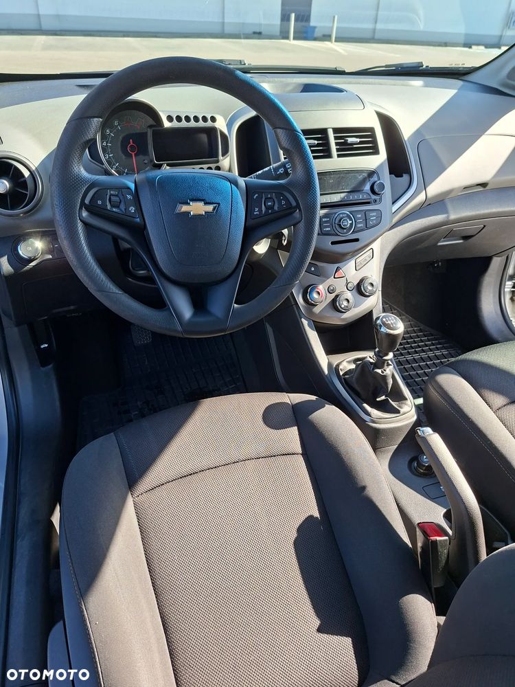 Chevrolet Aveo - 12