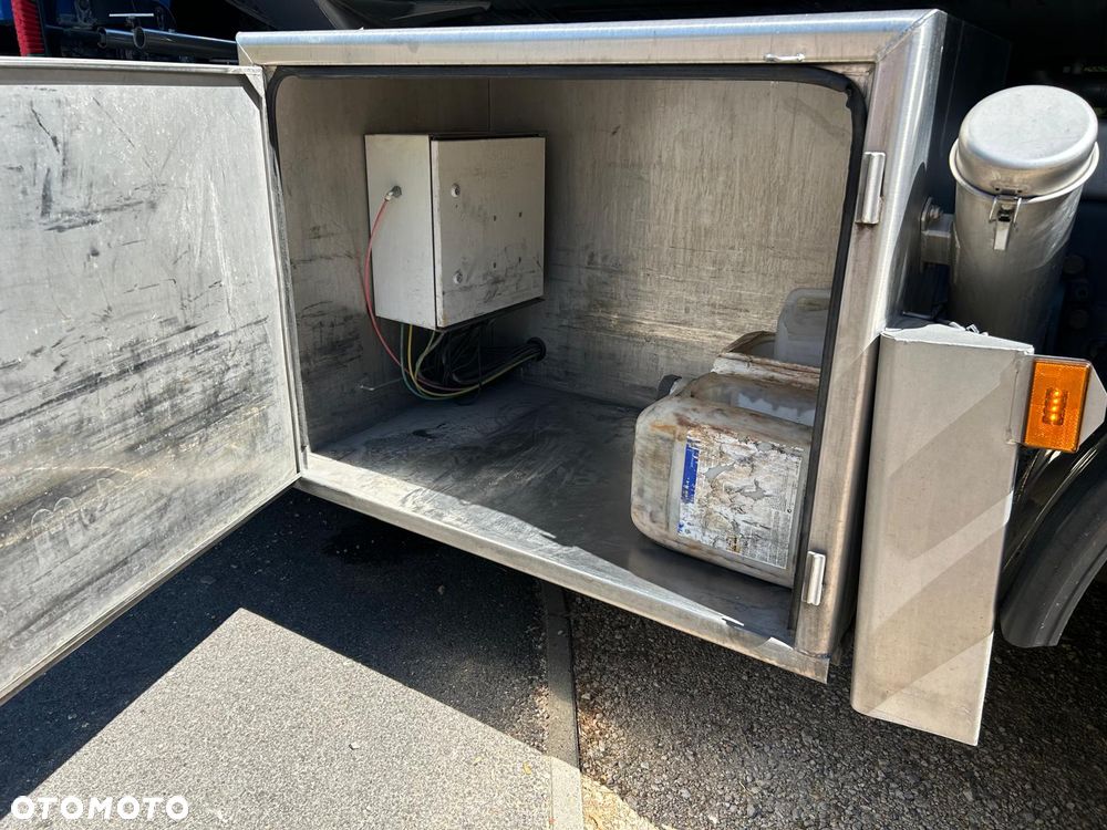 Scania P450 / RETARDER / 15.800L / PODNOSZONA OŚ / PRZEWÓZ MLEKA / SKRĘTNA OŚ - 9