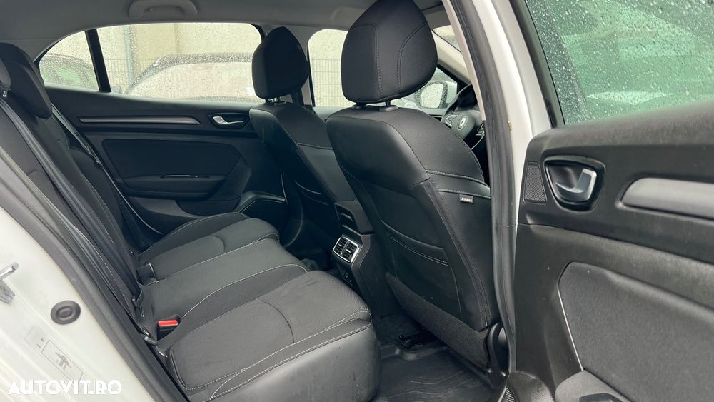 Renault Megane TCE 140 GPF Zen - 20