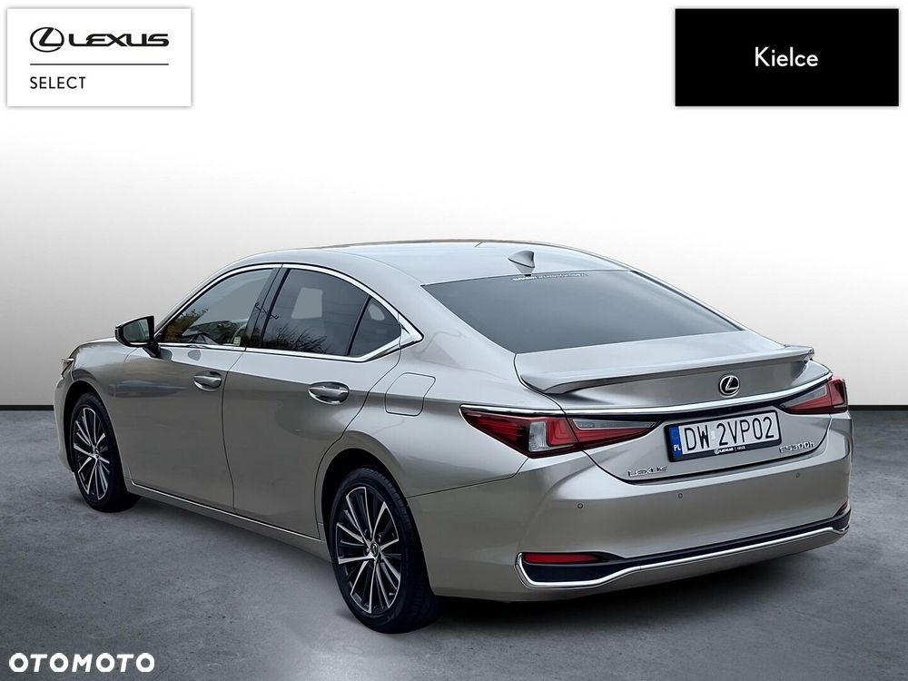 Lexus ES 300h Business Edition - 4