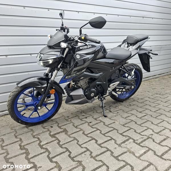 Suzuki GSX - 6