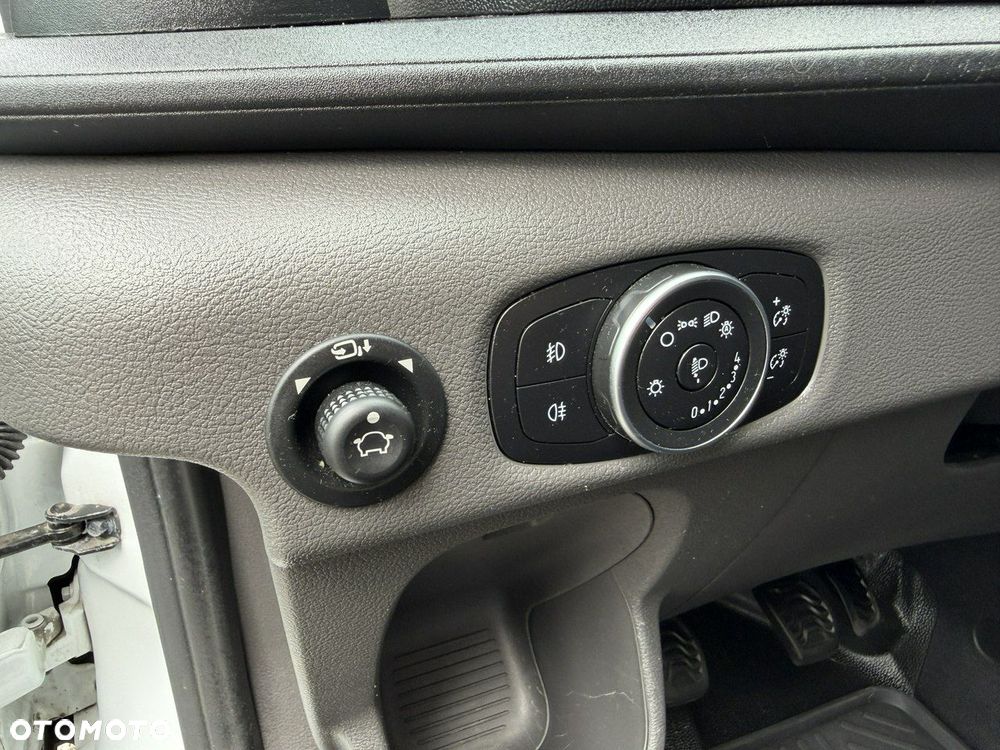 Ford Transit - 25