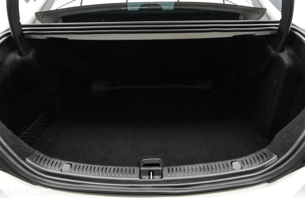 Mercedes-Benz E 200 d Aut. - 24