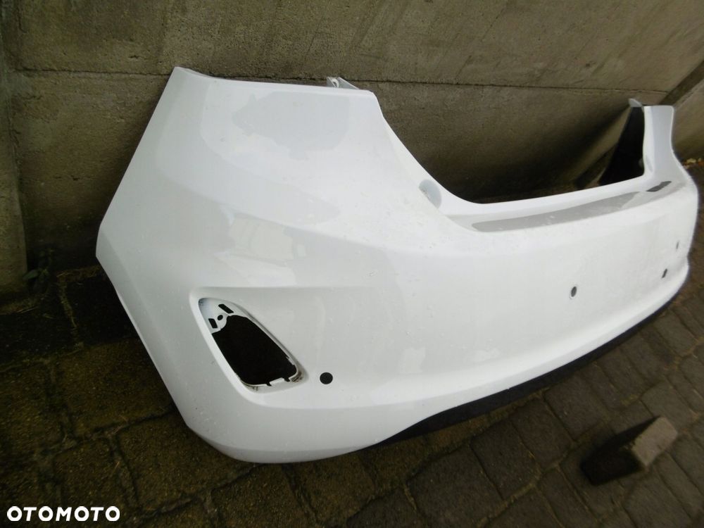 FORD FIESTA MK8 - zderzak tylny - 2