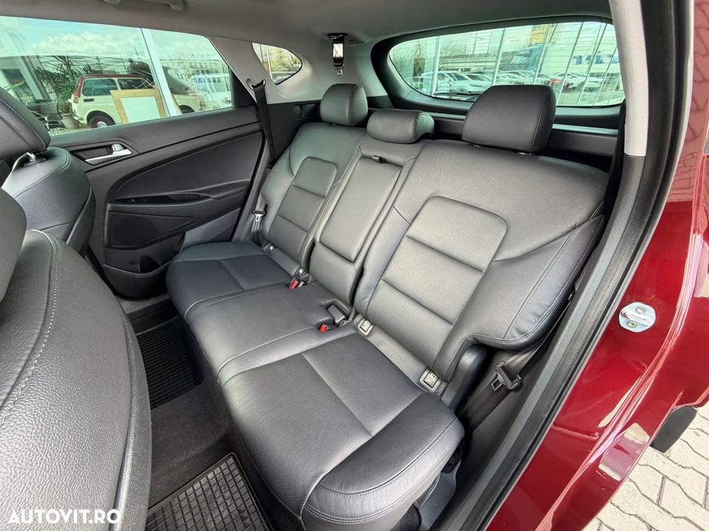 Hyundai Tucson 1.6 T-GDi 4WD 7DCT Luxury - 12