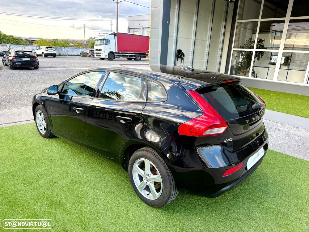 Volvo V40 2.0 D2 Momentum - 2