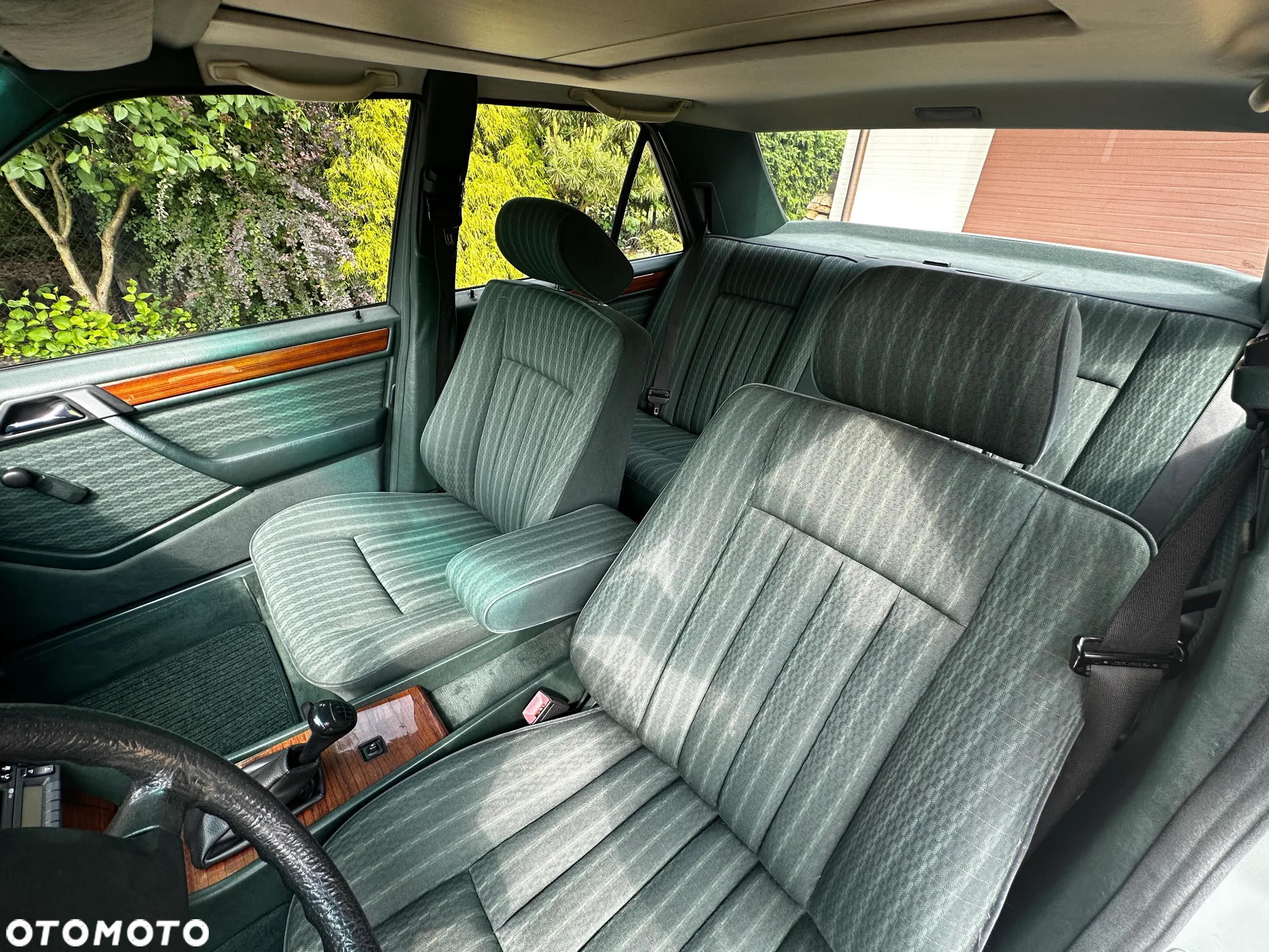 Mercedes-Benz W124 (1984-1993) - 12
