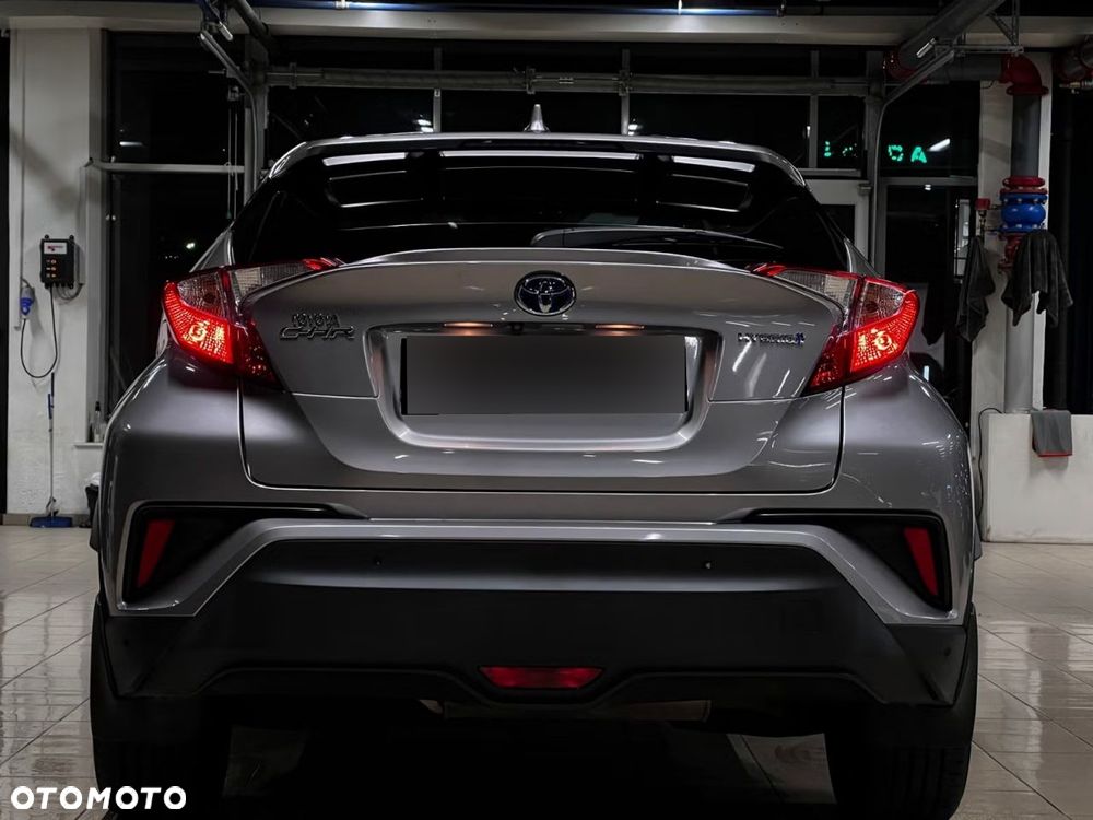 Toyota C-HR Lounge - 8