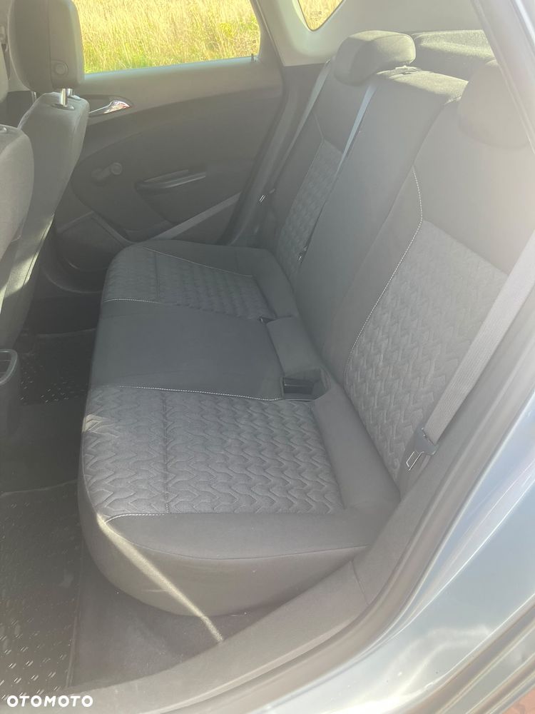 Opel Astra - 25