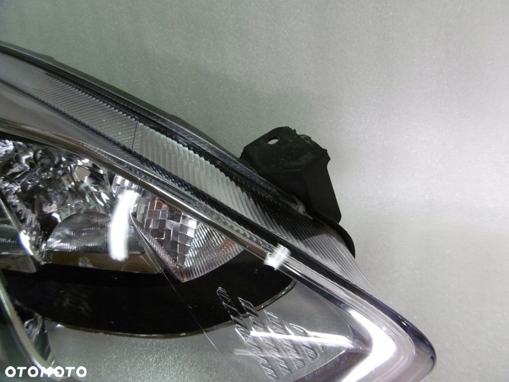 FORD FIESTA MK8 - lampa prawa - 3