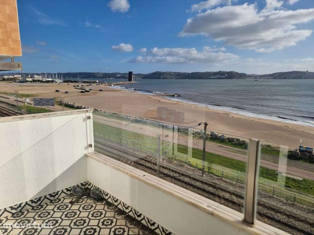 Temos para si 3 apartamentos T2 no mesmo prédio 1ª linha de mar na ... - Grande imagem: 5/14