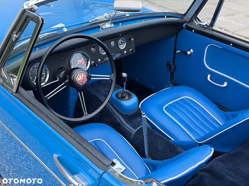 MG Midget - 15