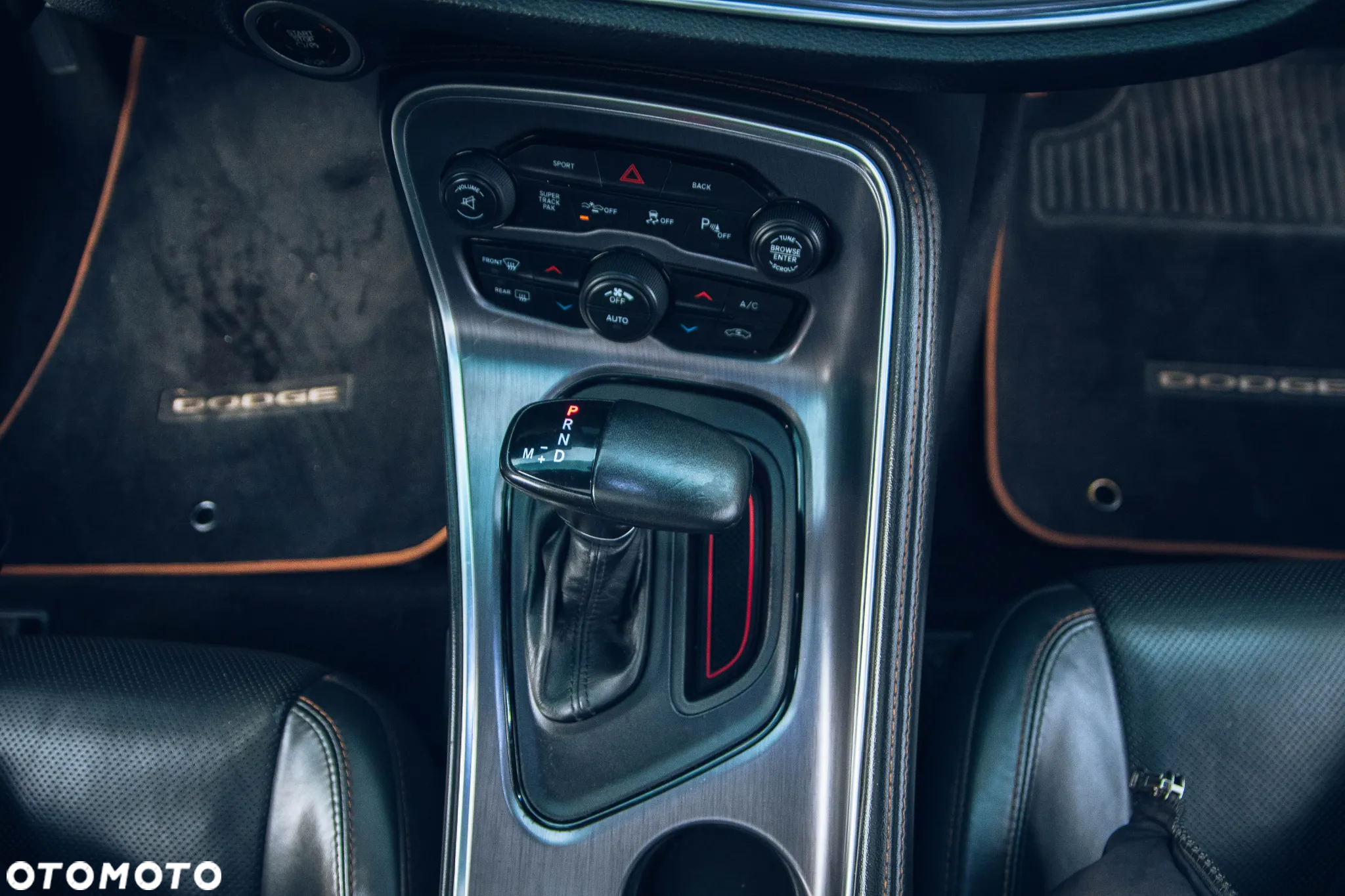 Dodge Challenger Automatik R/T Plus Shaker - 25