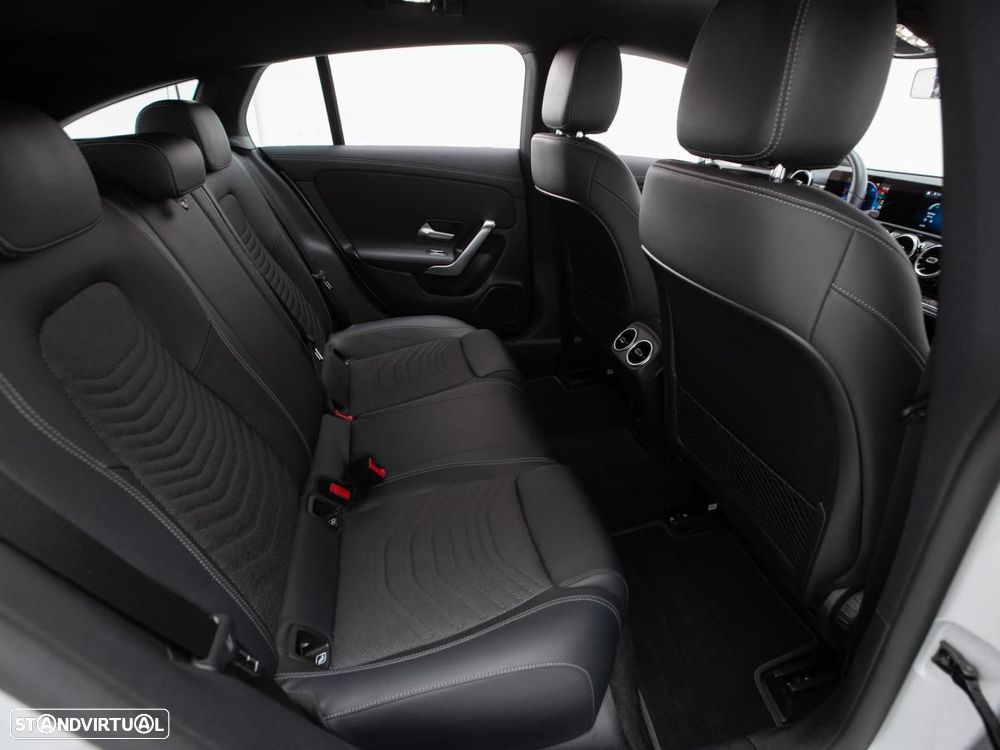Mercedes-Benz CLA 250 e Shooting Brake Progressive - 12