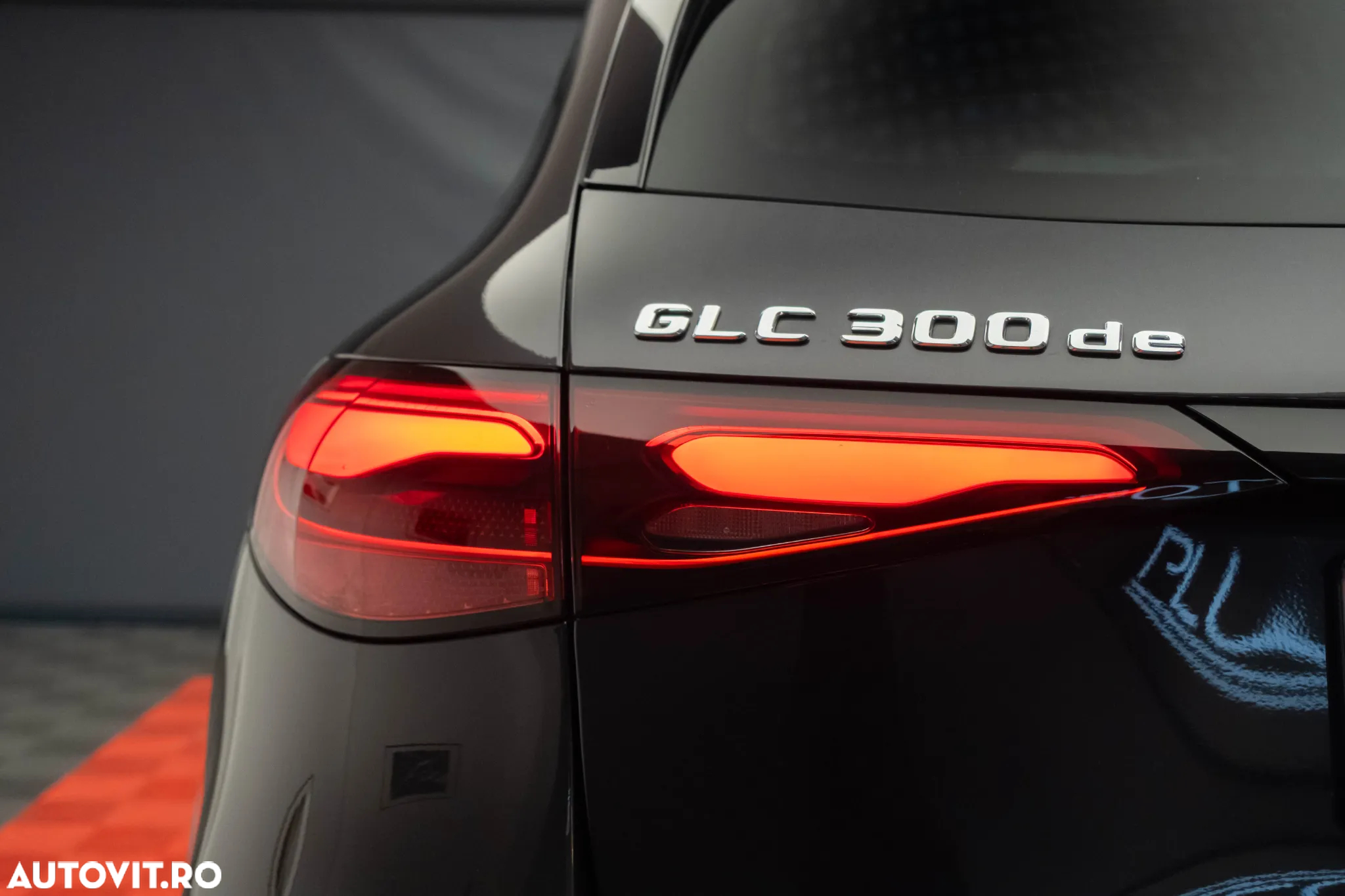Mercedes-Benz GLC 300 de 4Matic 9G-TRONIC AMG Line Advanced - 32