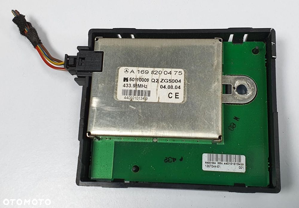 WZMACNIACZ ANTENY MERCEDES W169 A1698200475 - 1