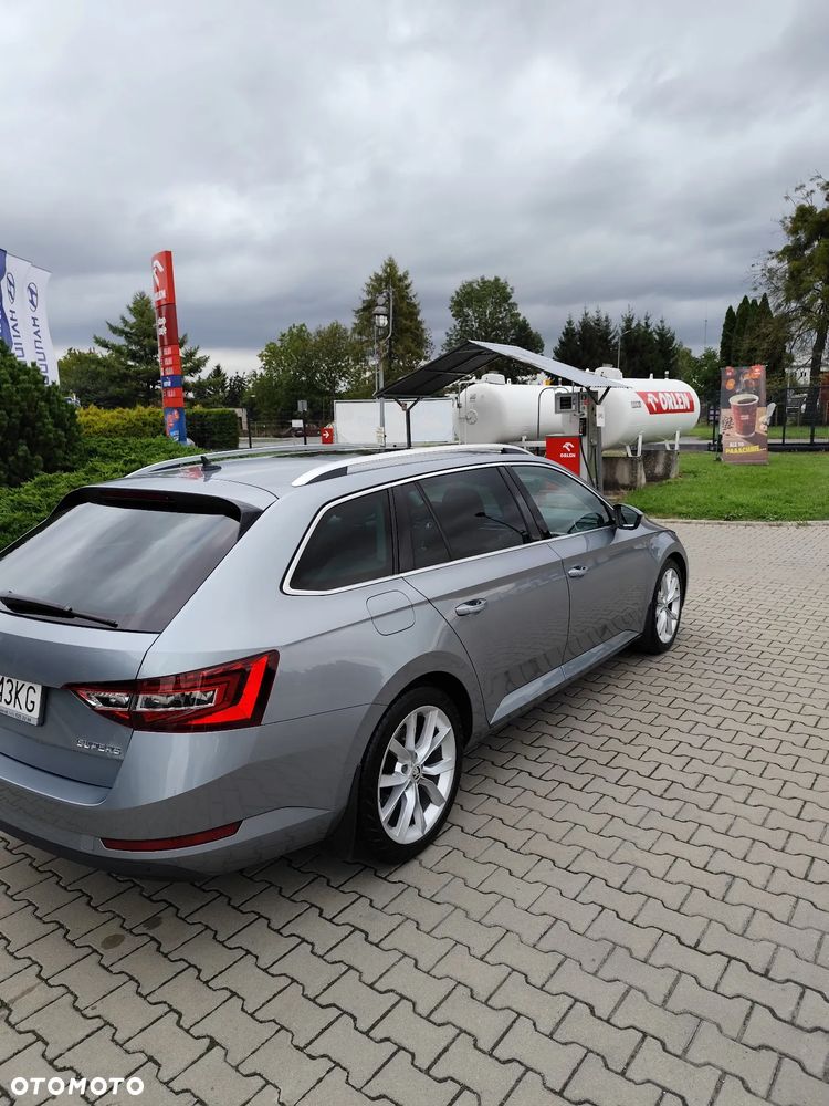 Skoda Superb 2.0 TDI Style DSG - 10