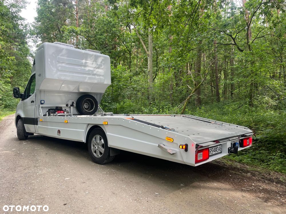 Mercedes-Benz Sprinter - 5