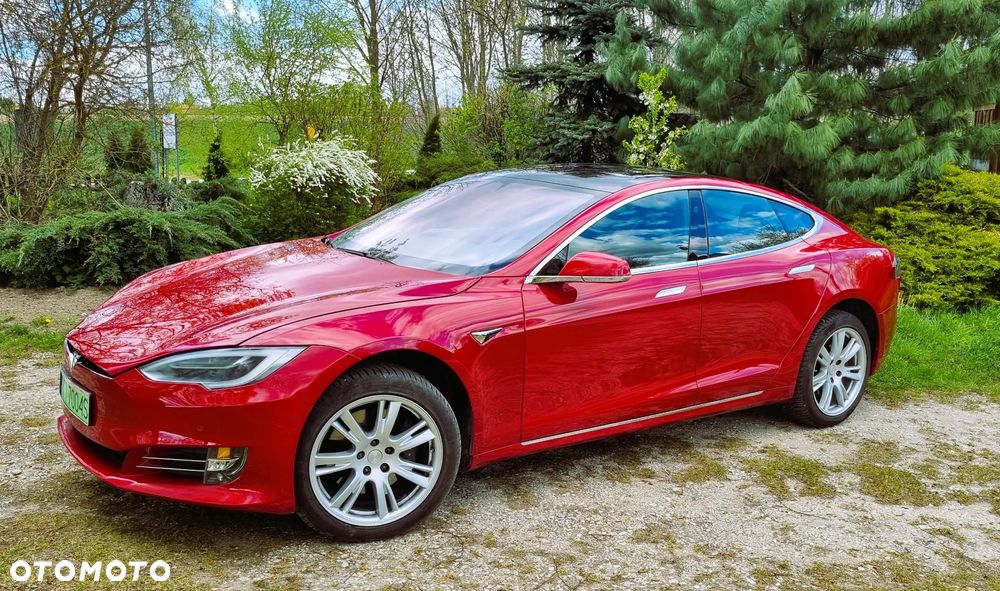 Tesla Model S - 1