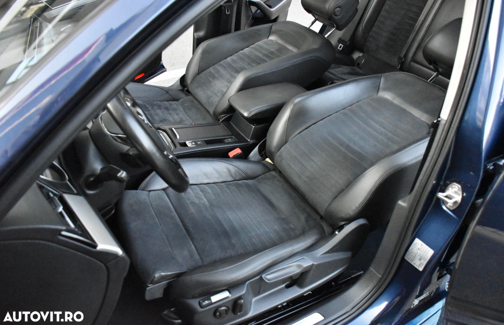 Volkswagen Passat Variant 2.0 TDI SCR DSG (BlueM. Tech) Highline - 12
