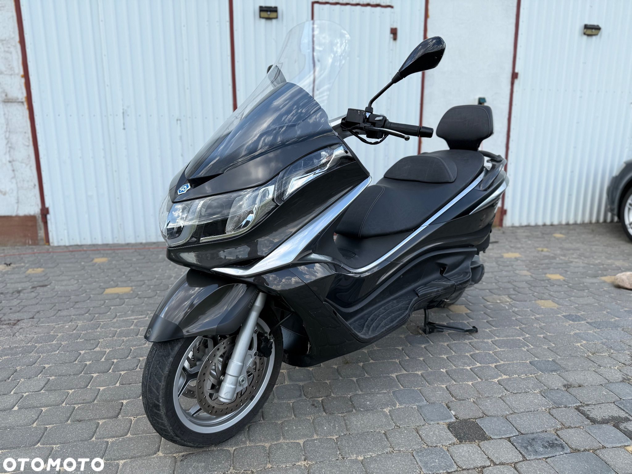 Piaggio X10 - 1