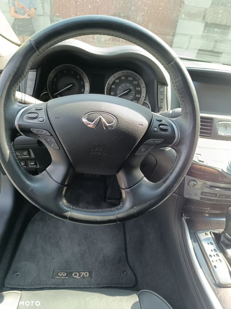 Infiniti Q70 3.7 Sport Tech - 9
