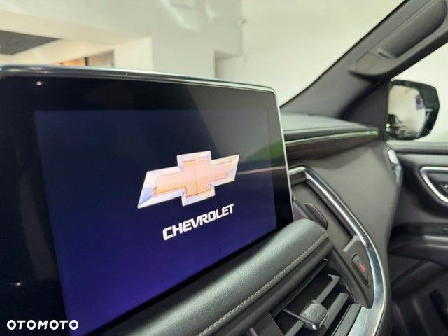 Chevrolet Suburban - 28