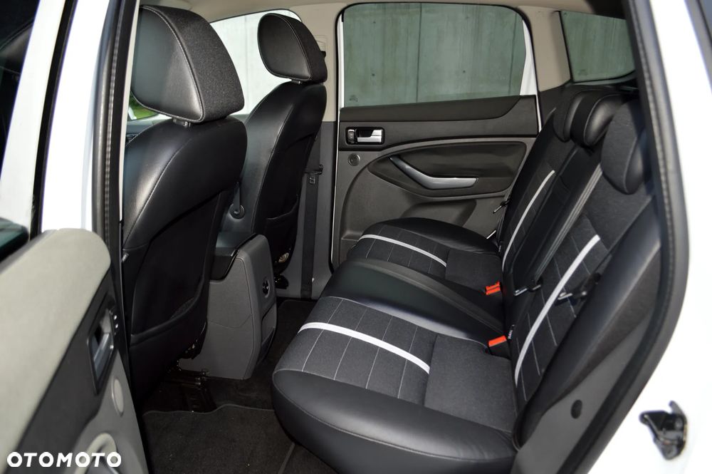 Ford Kuga 2.0 TDCi 4x4 Titanium - 11