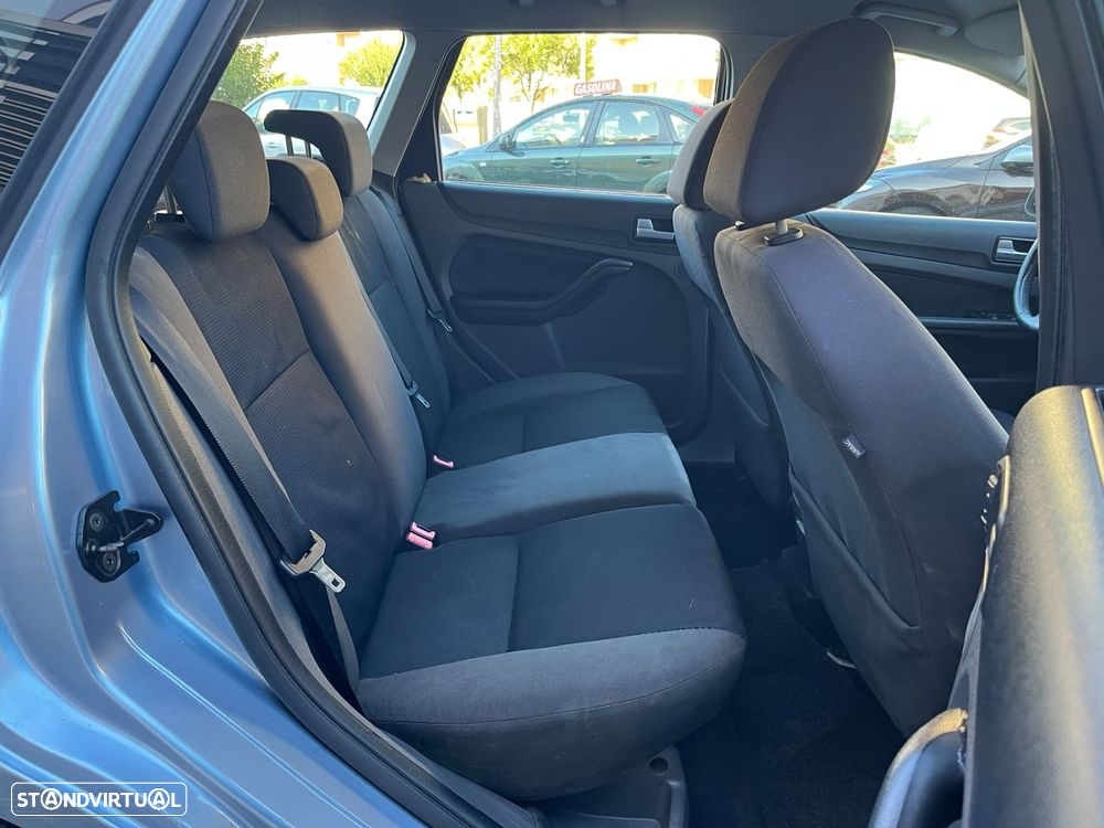 Ford Focus SW 1.4 Trend - 11