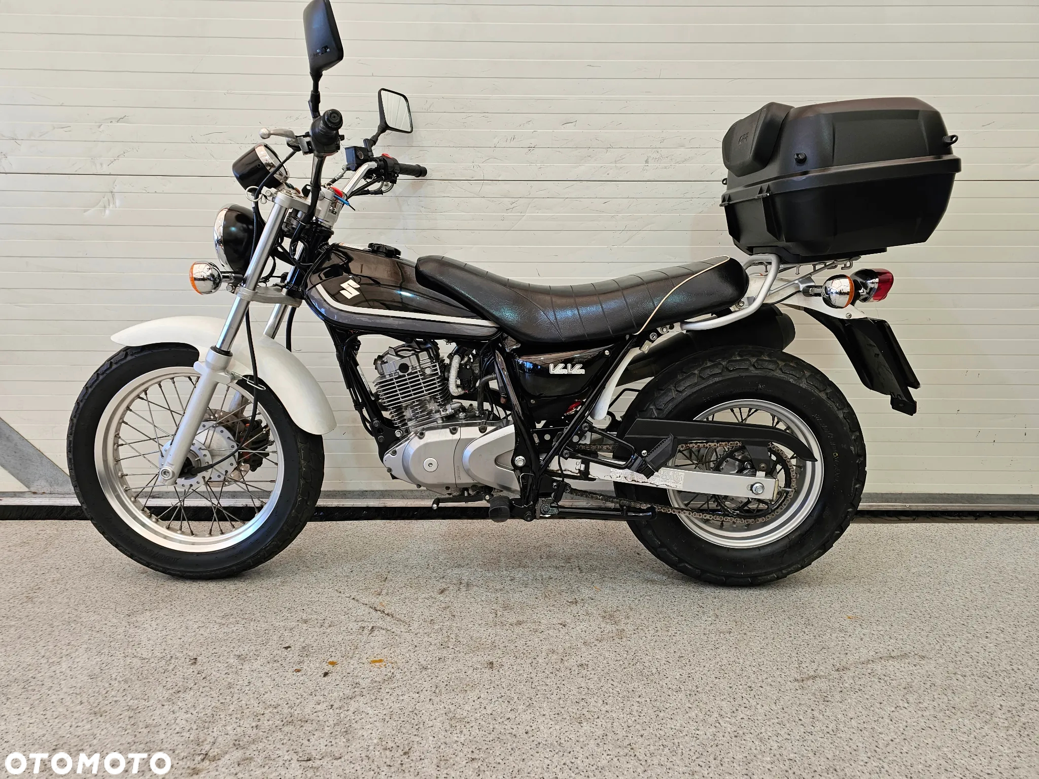 Suzuki RV - 8