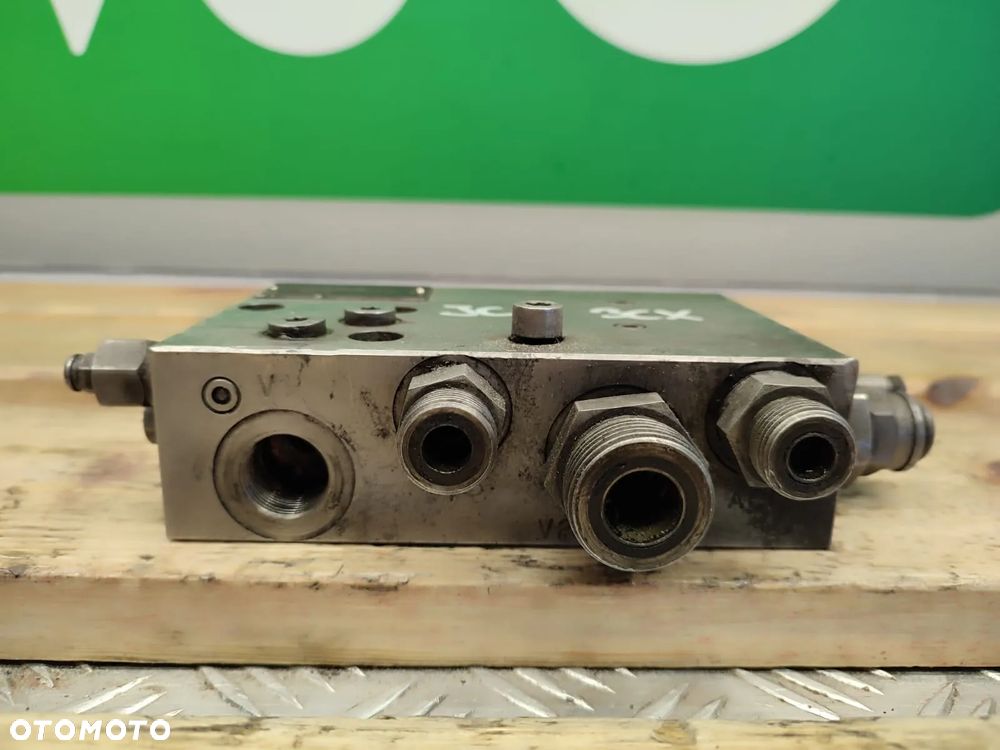 Zawór hydrauliczny R930002982 JCB 3CX - 4