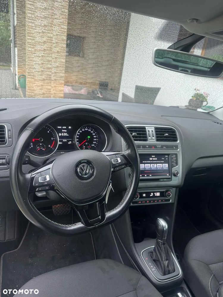 Volkswagen Polo 1.4 TDI Blue Motion Technology DSG Lounge - 9