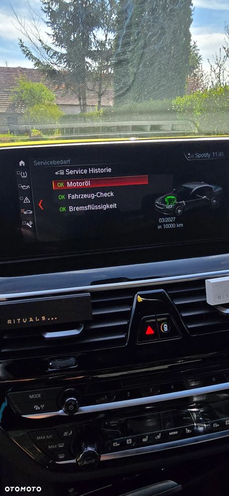 BMW Seria 5 M550i xDrive sport - 11