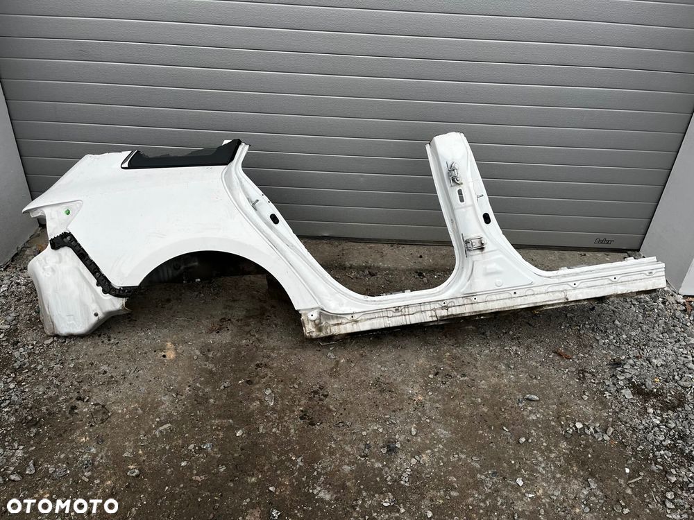 Ćwiartka błotnik próg prawy Toyota Corolla E21 KOMBI - 1