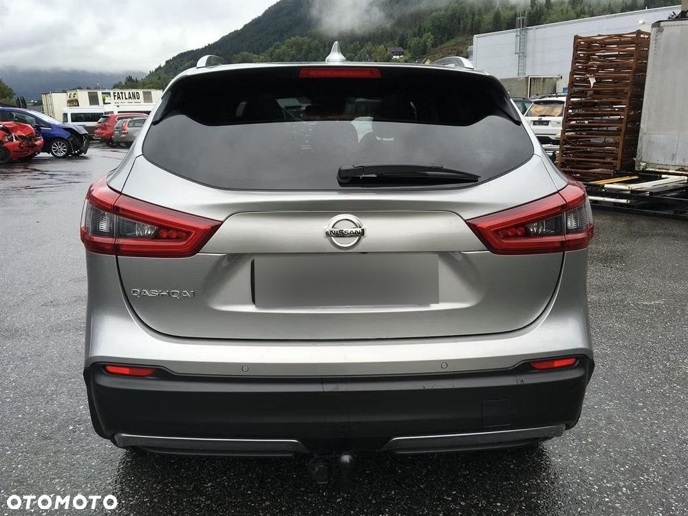 Nissan Qashqai 1.6 dCi Xtronic TEKNA+ - 8