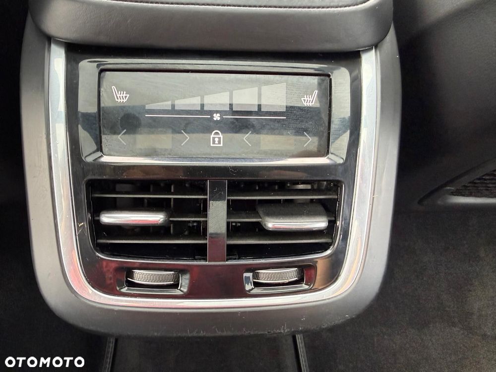 Volvo XC 90 - 21