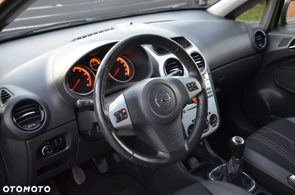 Opel Corsa 1.4 16V 150 Jahre - 17