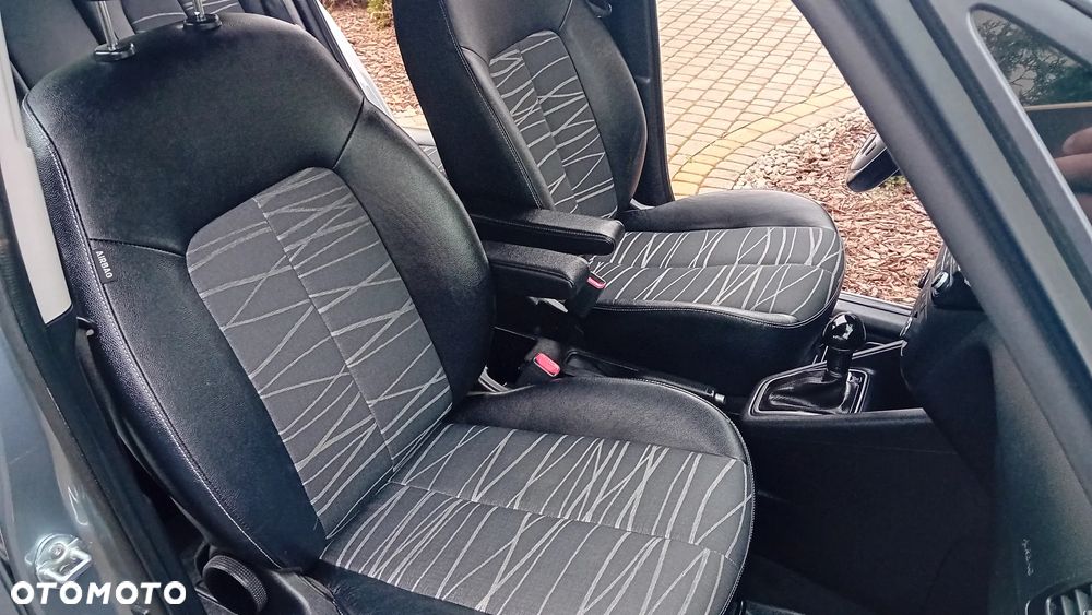 Kia Venga 1.6 Business Line - 26