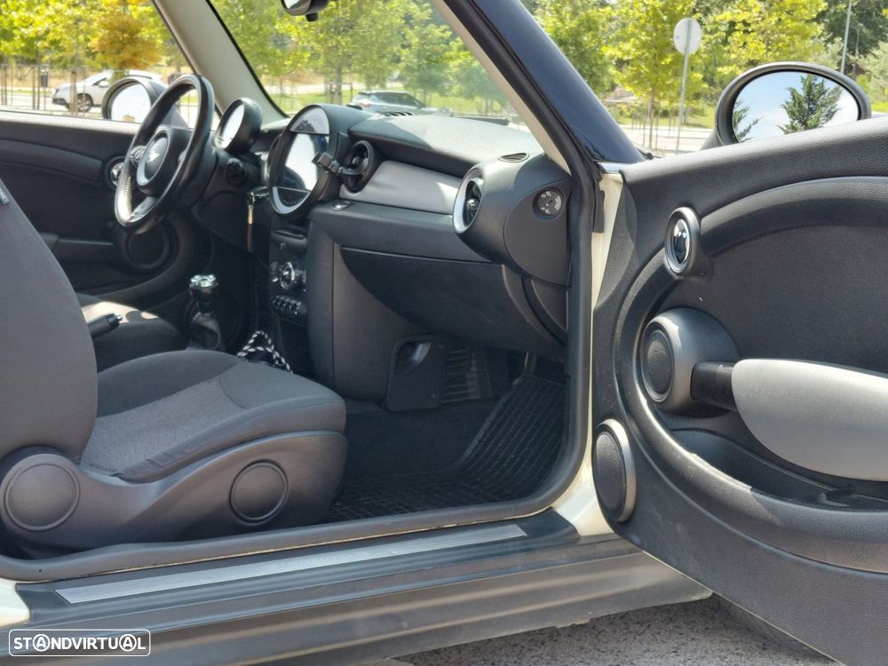 MINI 3 Portas Cooper D - 35