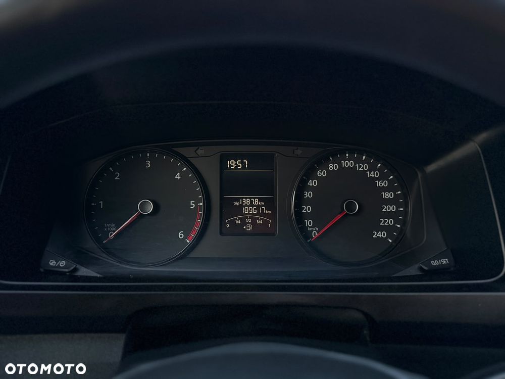Volkswagen Transporter - 25
