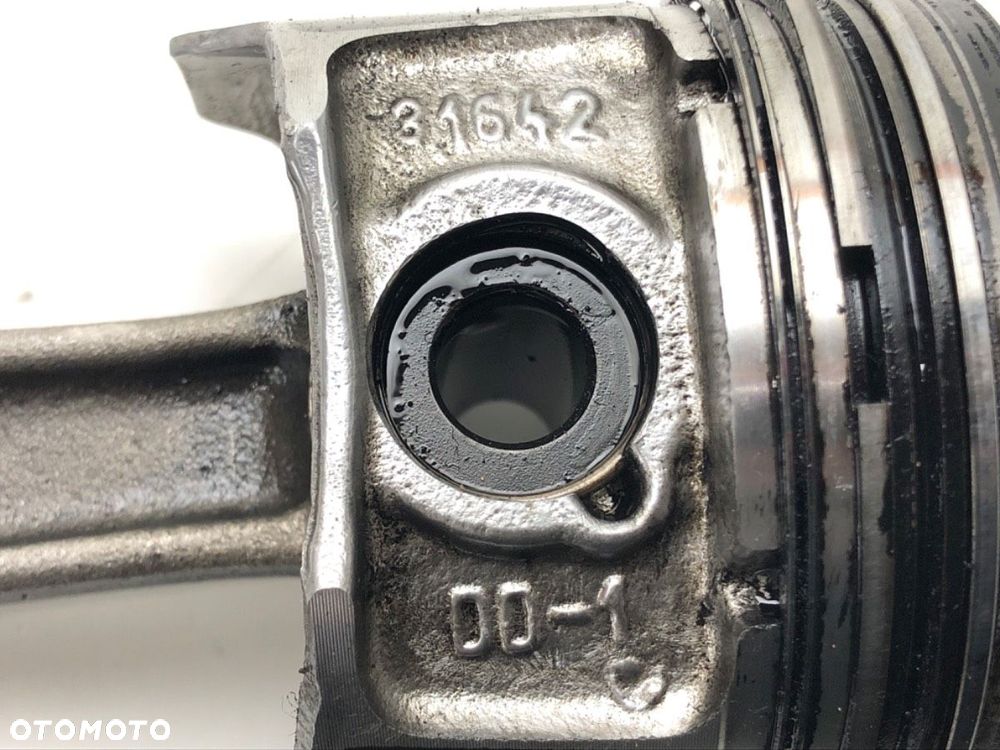 TŁOK Z KORBOWODEM  MICROCAR M8 M8 LDW442 31642 - 3