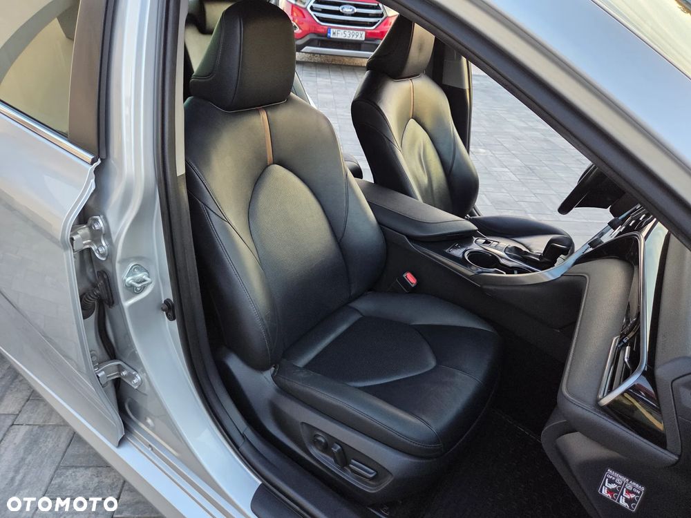 Toyota Camry 2.5 Hybrid Prestige CVT - 22