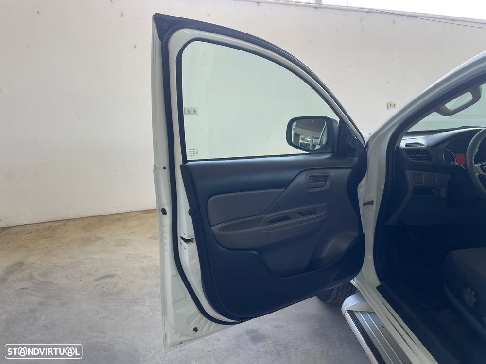 Mitsubishi L200 2.4 DI-D CD - 9